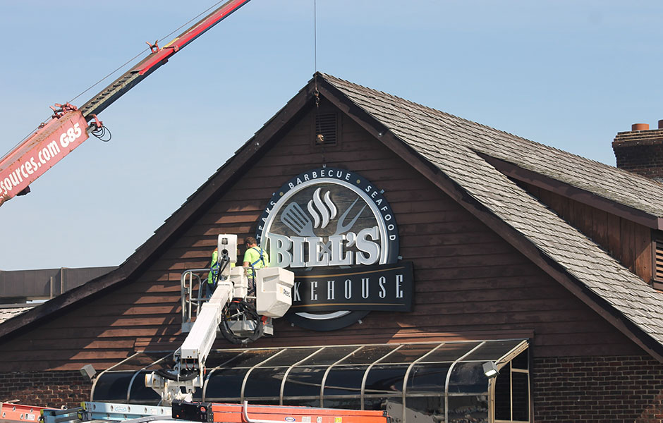 Bills-Smokehouse-Sign